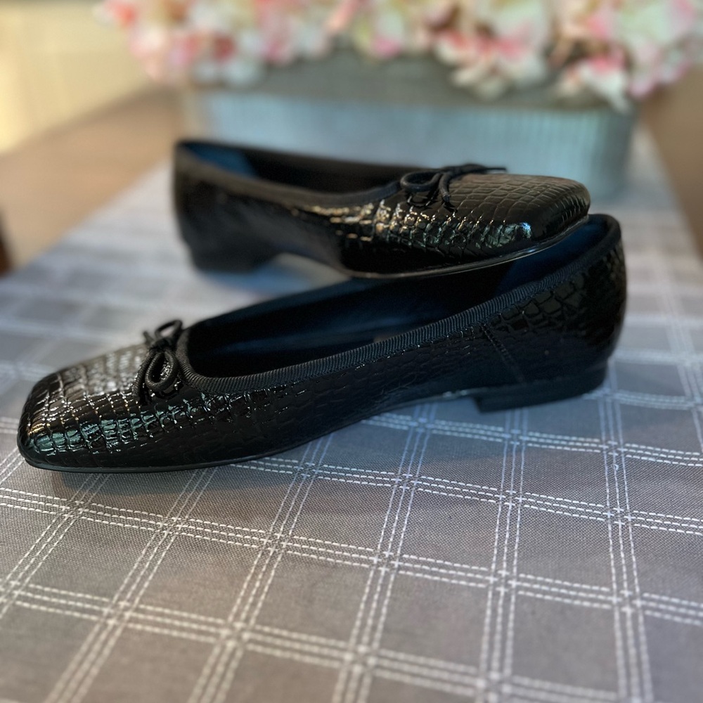 Dolce Vita Black Croc-Embossed Flats